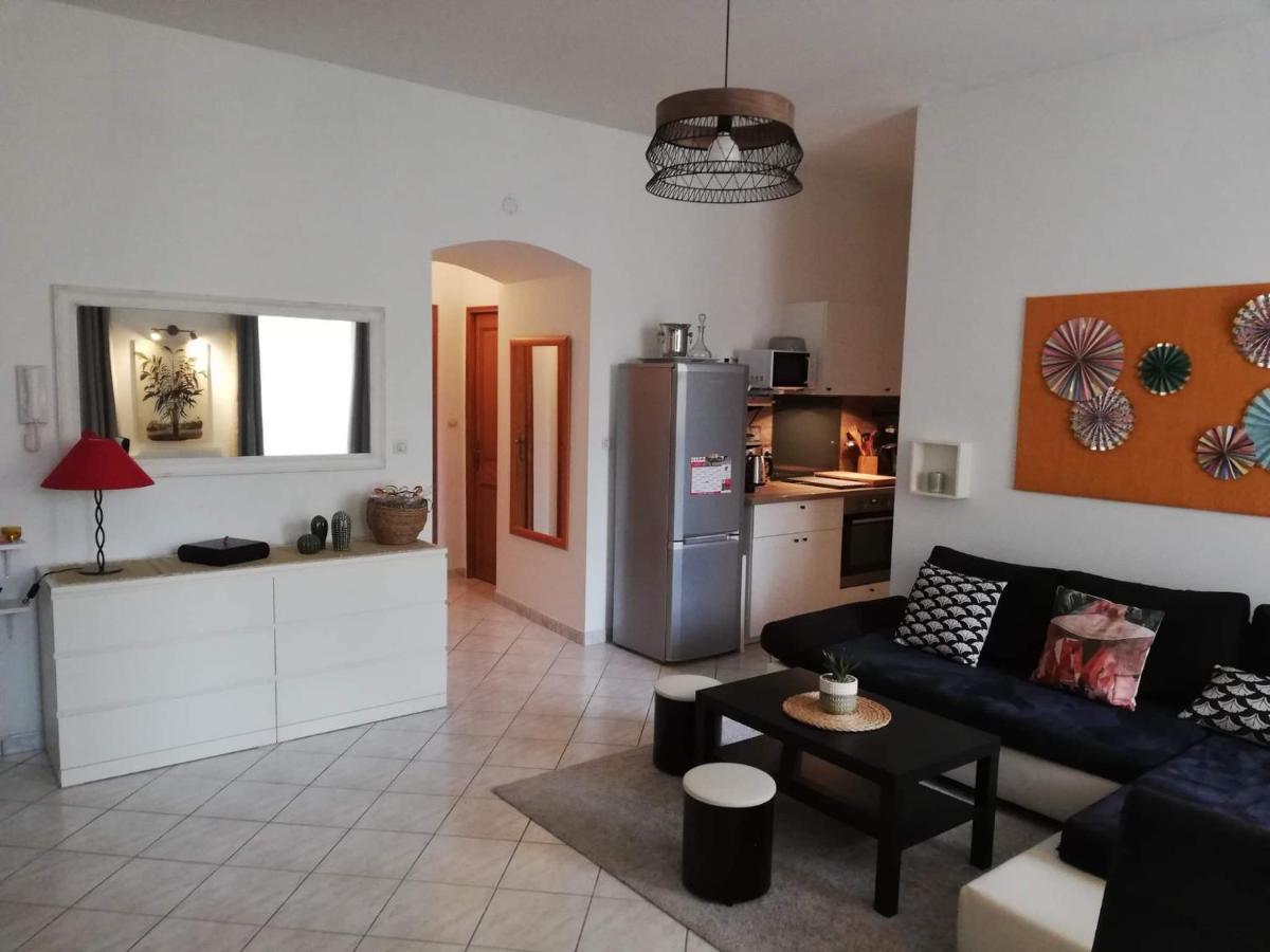 Orange: Appartement Pratique Et Idealement Place Orange (Vaucluse) Exterior photo